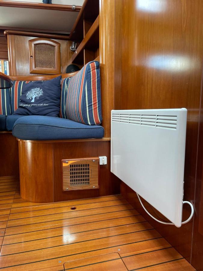 Beautiful And Comfortable Sailboat With Secure Parking Available Ξενοδοχείο Βαρκελώνη Εξωτερικό φωτογραφία