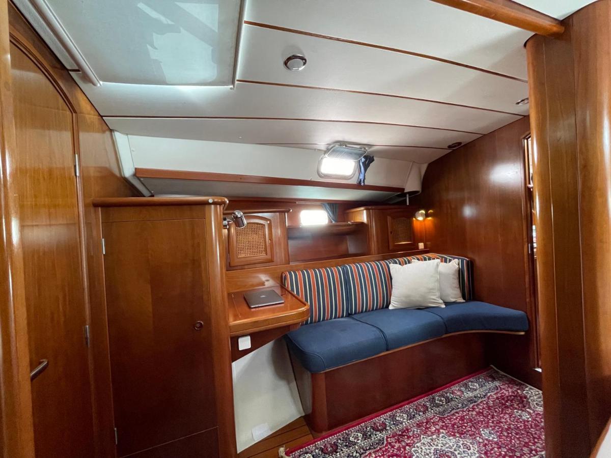 Beautiful And Comfortable Sailboat With Secure Parking Available Ξενοδοχείο Βαρκελώνη Εξωτερικό φωτογραφία
