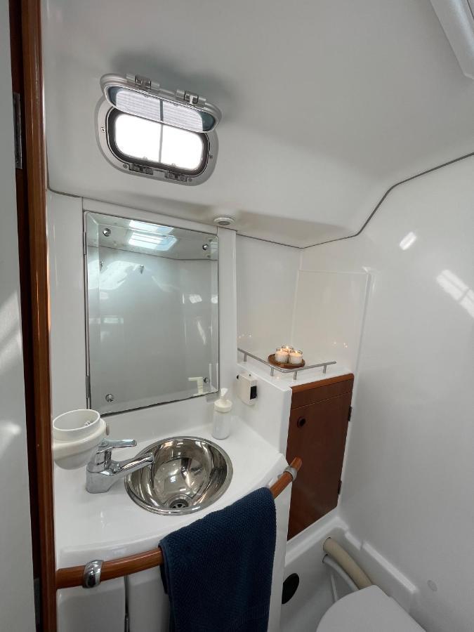 Beautiful And Comfortable Sailboat With Secure Parking Available Ξενοδοχείο Βαρκελώνη Εξωτερικό φωτογραφία